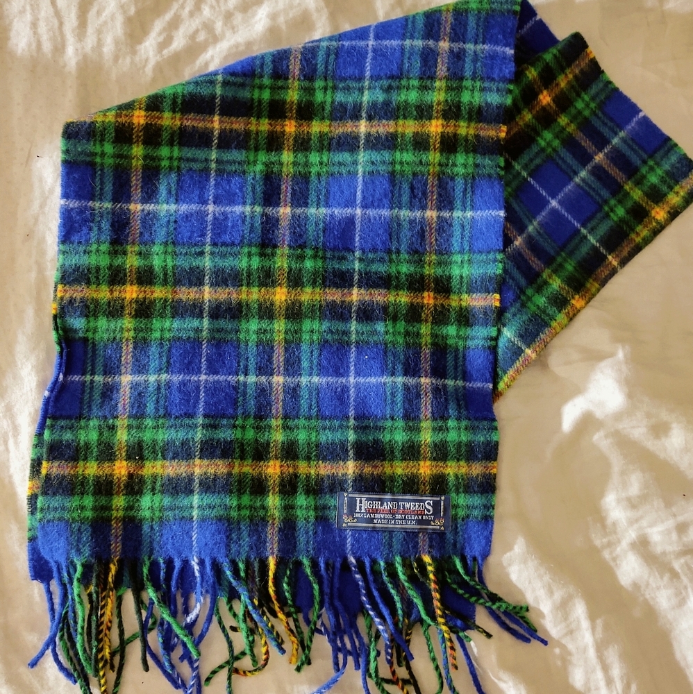 Highlands Tweeds. HAND MADE Lamb's Wool Scarf.
